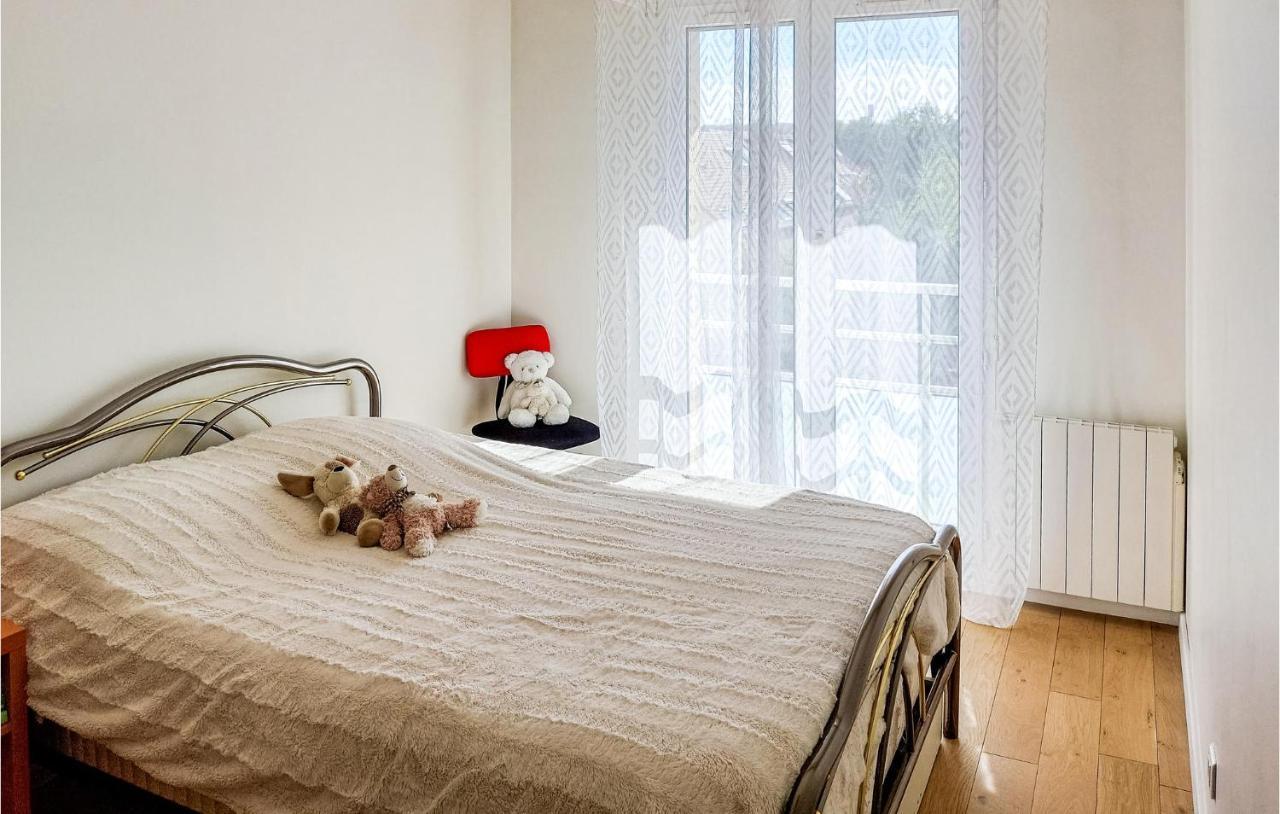 Awesome Apartment In Triel-Sur-Seine With Kitchen Esterno foto