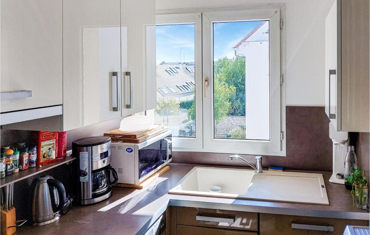 Awesome Apartment In Triel-Sur-Seine With Kitchen Esterno foto
